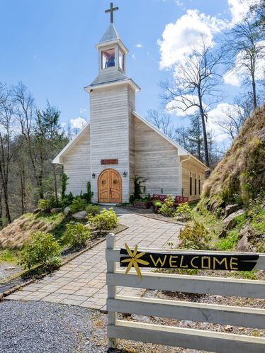 Majors Estate: 1610 Perth Rd, Clyde, NC 28721